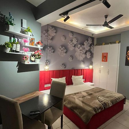 Matrix Studios Noida Exteriör bild