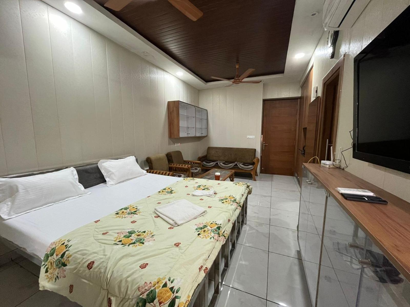 Matrix Studios Noida Exteriör bild